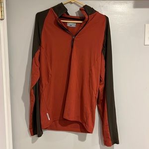 Mondetta 1/4 zip athletic pullover. Size Medium, lightweight, stretchy material.